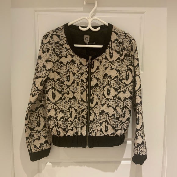 Urban Outfitters Snake Print Jacquard bomber XS - Picture 1 of 8